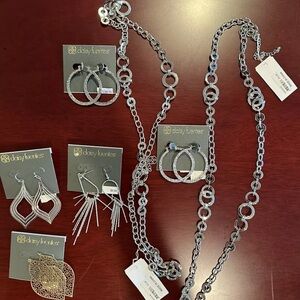 Daisy Fuentes, jewelry LOT of 7 necklaces & earrings NEW